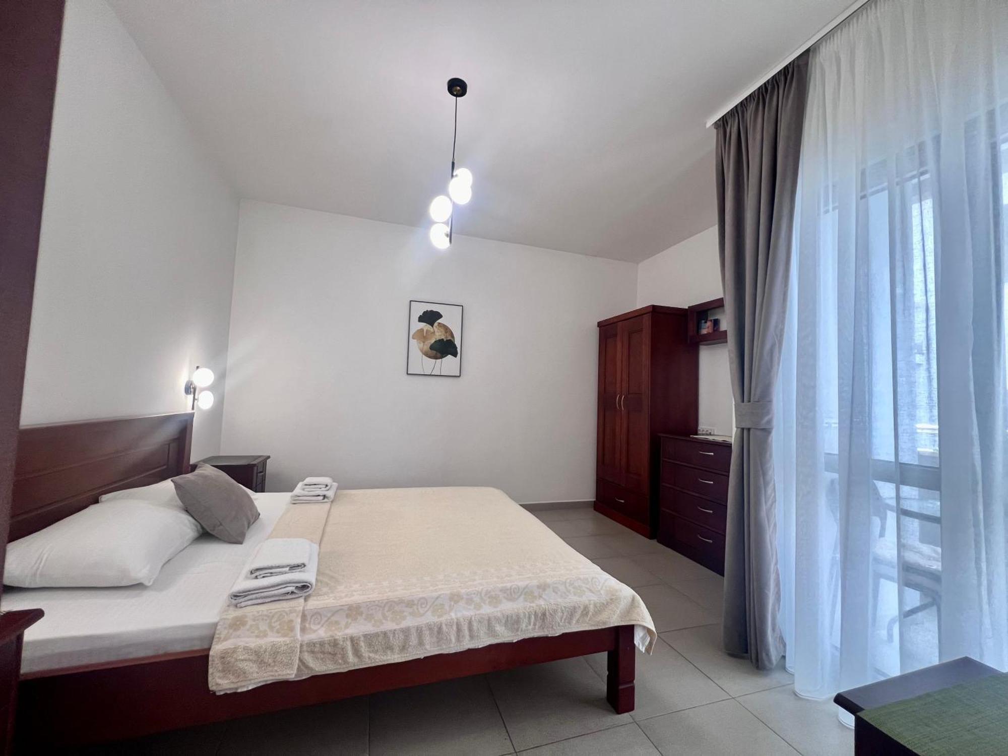Apartments Sirena - Modern Stay With Free Parking Budva Oda fotoğraf